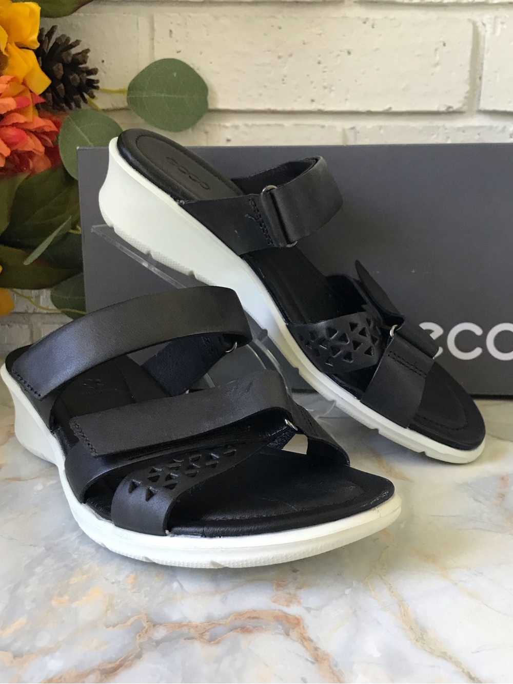 Ecco Black Leather Adjustable Strap Felicia Sandals Comfort Wear Size 6-6.5